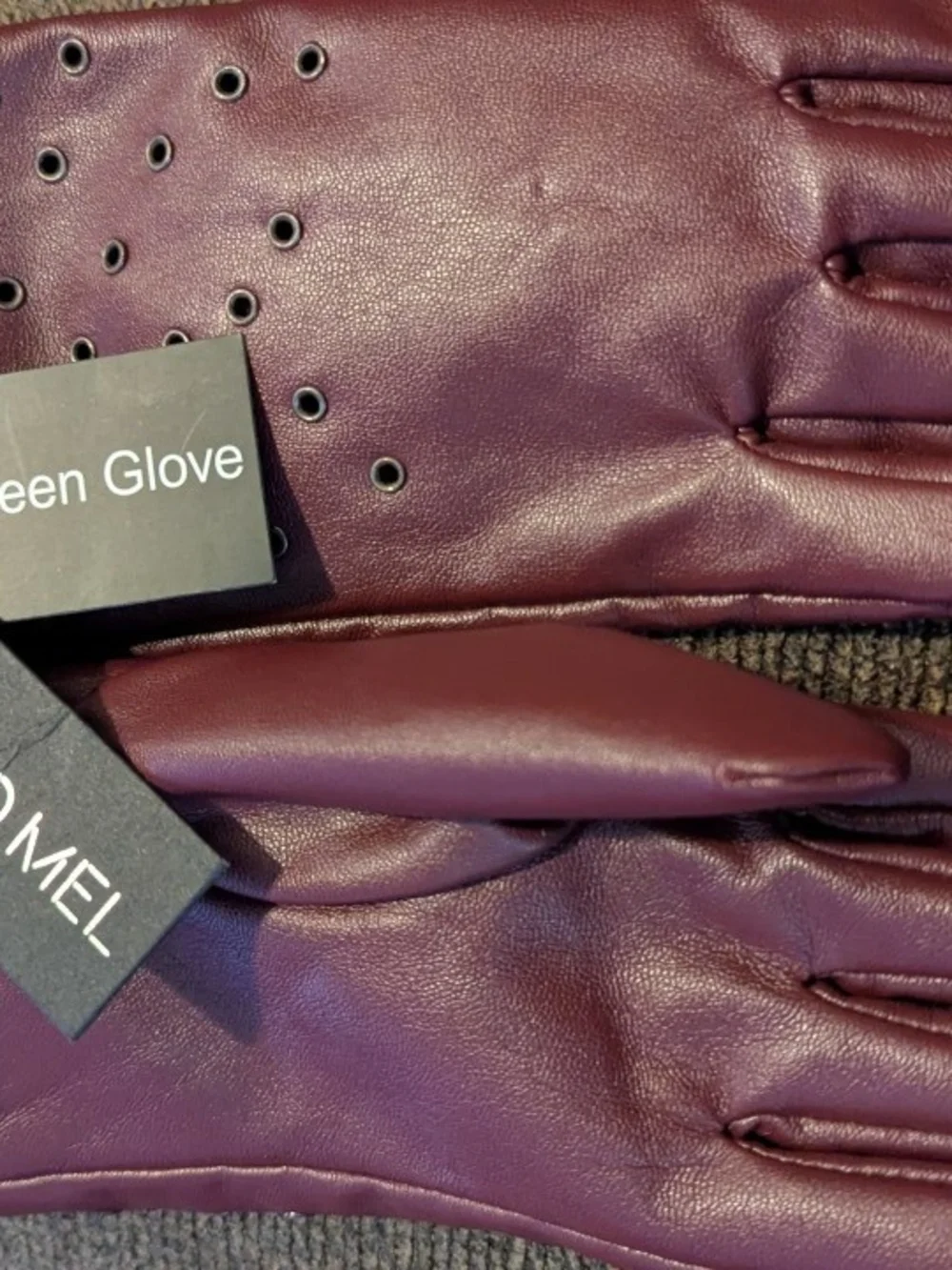 Touchscreen Leather Gloves in Wine